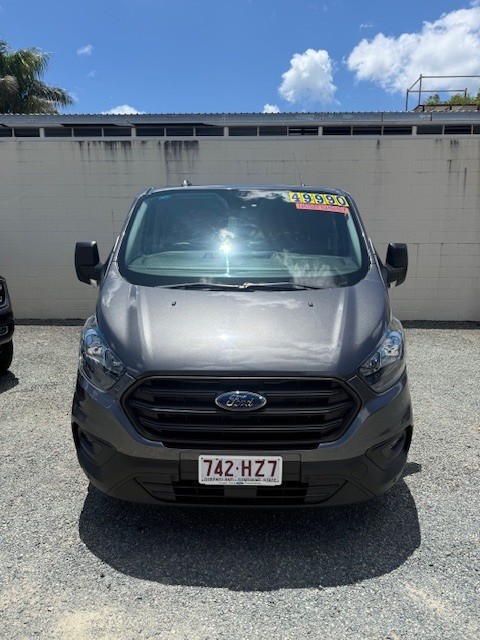 Great transporter Van - Ex Demo Transit Custom 340L Double Cab Cargo Van