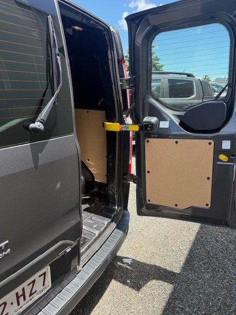 Great transporter Van - Ex Demo Transit Custom 340L Double Cab Cargo Van - Image 8